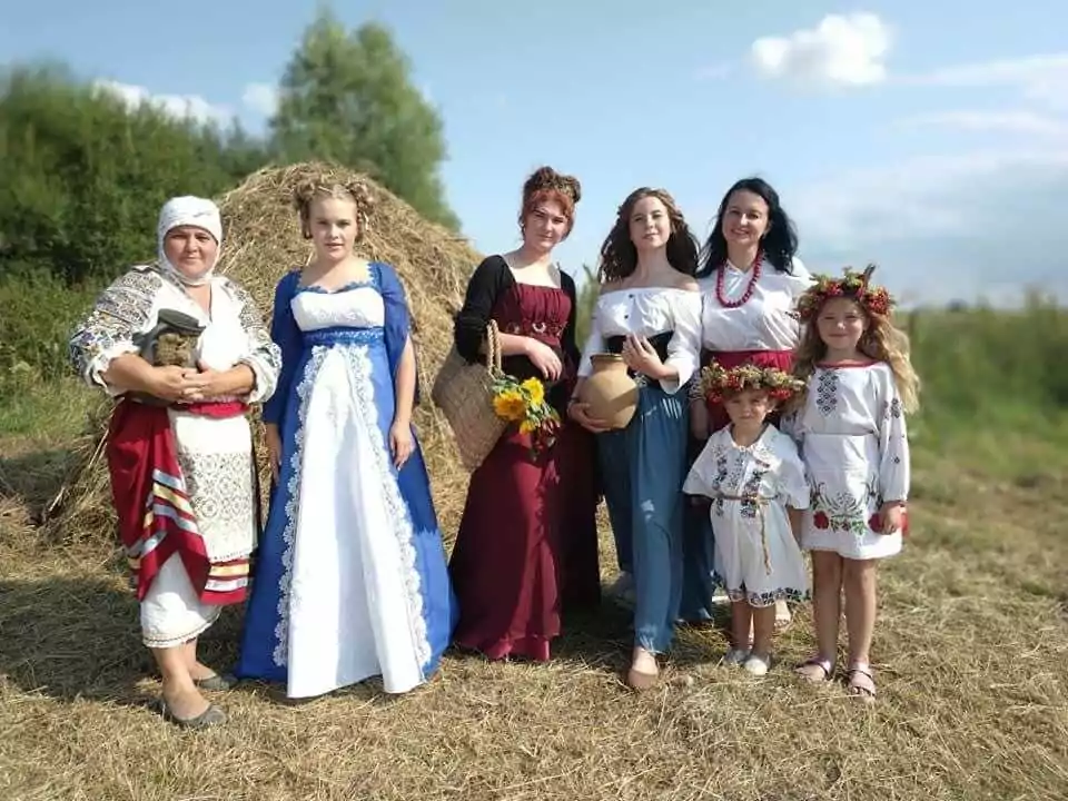 У Литовезькій громаді закинутий сільський клуб став культурним осередком села 15