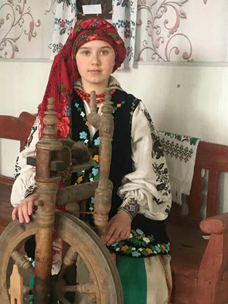 У Литовезькій громаді закинутий сільський клуб став культурним осередком села 12