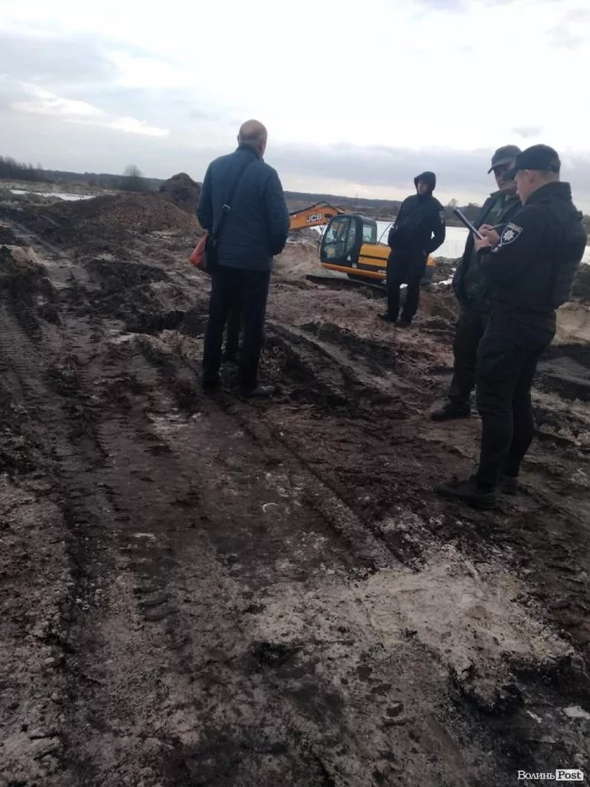 На Волині незаконно видобули пісок на 100 мільйонів 3