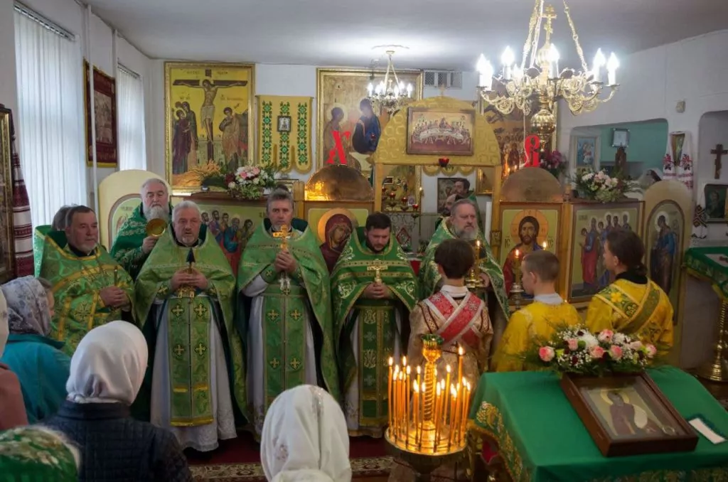 Контейнер стилізований під церкву: священники УПЦ мп створили «незалежну» релігійну громаду у Будятичах 12