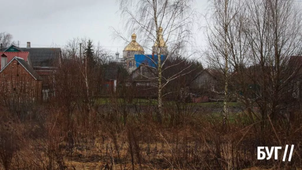 Контейнер стилізований під церкву: священники УПЦ мп створили «незалежну» релігійну громаду у Будятичах 3