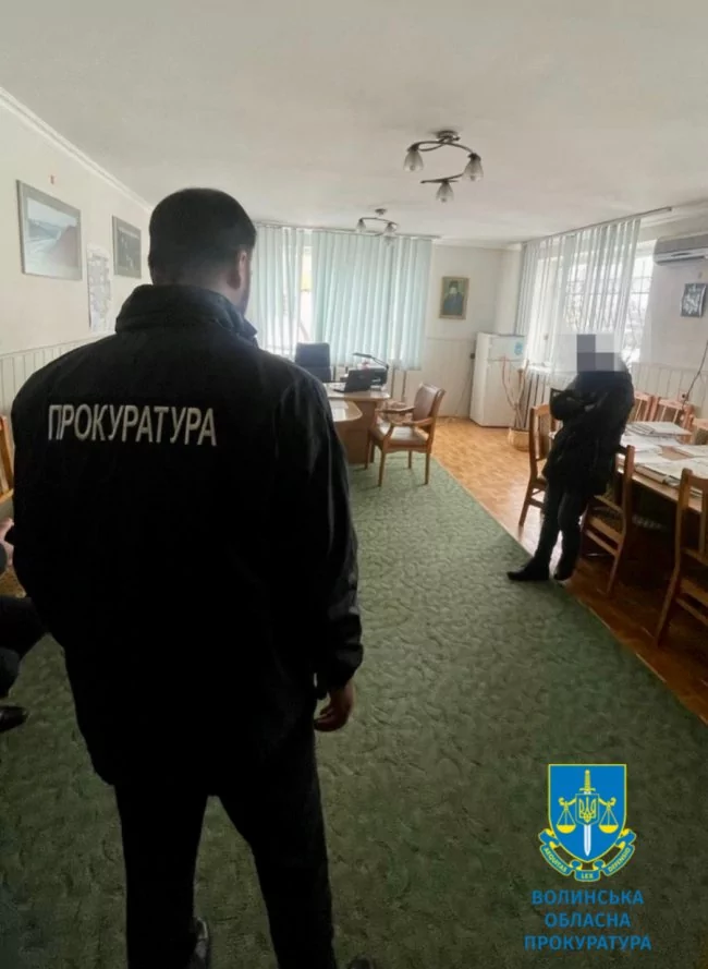 Посадовця Волинського облавтодору викрили на хабарі 2