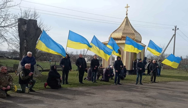Іваничівська громада провела в останню дорогу воїна Олександра Чуру 2