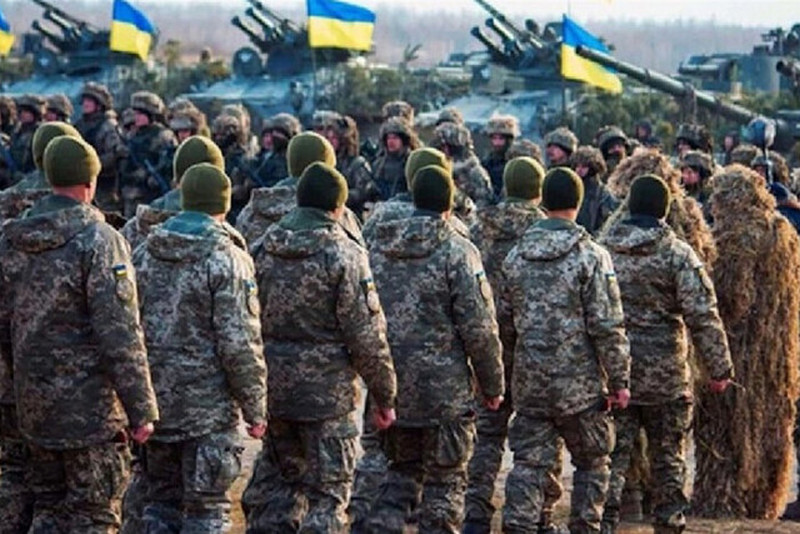 В Україні продовжать воєнний стан та мобілізацію: Зеленський вніс до Ради  законопроекти