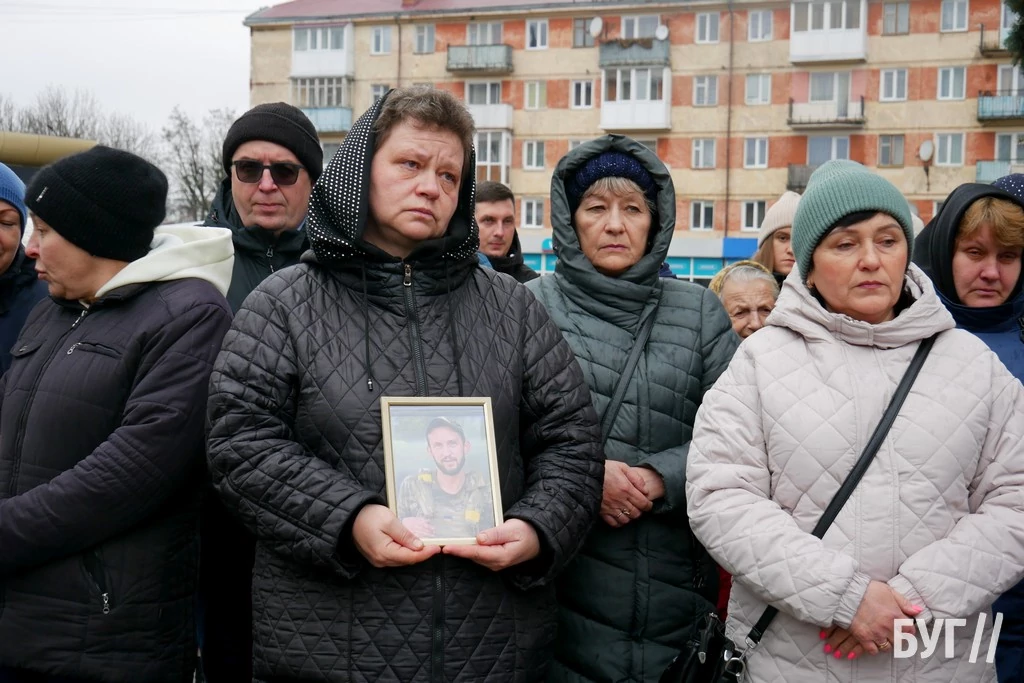 Навіки у строю: родинам полеглих Героїв 14 бригади з Володимирського району вручили посмертні відзнаки 8