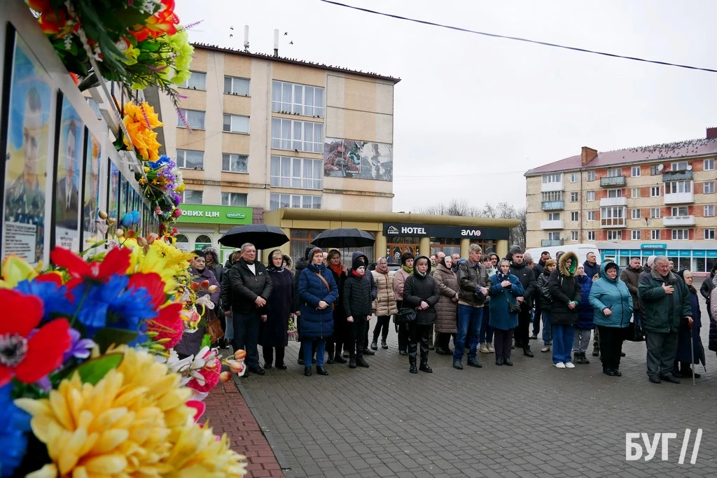 Навіки у строю: родинам полеглих Героїв 14 бригади з Володимирського району вручили посмертні відзнаки 9