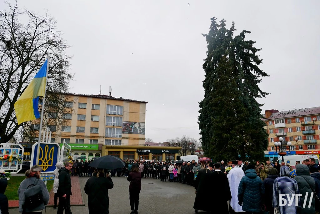 Навіки у строю: родинам полеглих Героїв 14 бригади з Володимирського району вручили посмертні відзнаки 13