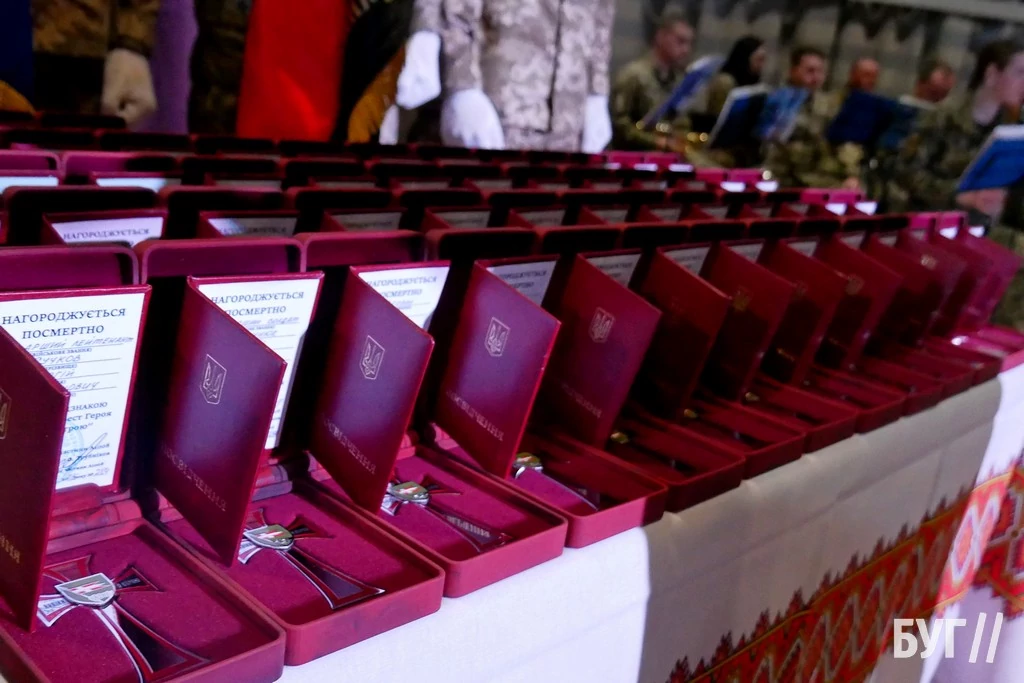 Навіки у строю: родинам полеглих Героїв 14 бригади з Володимирського району вручили посмертні відзнаки 17