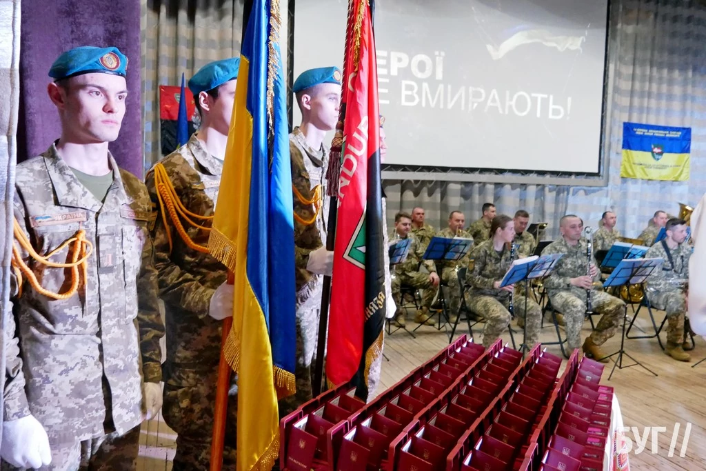 Навіки у строю: родинам полеглих Героїв 14 бригади з Володимирського району вручили посмертні відзнаки 18