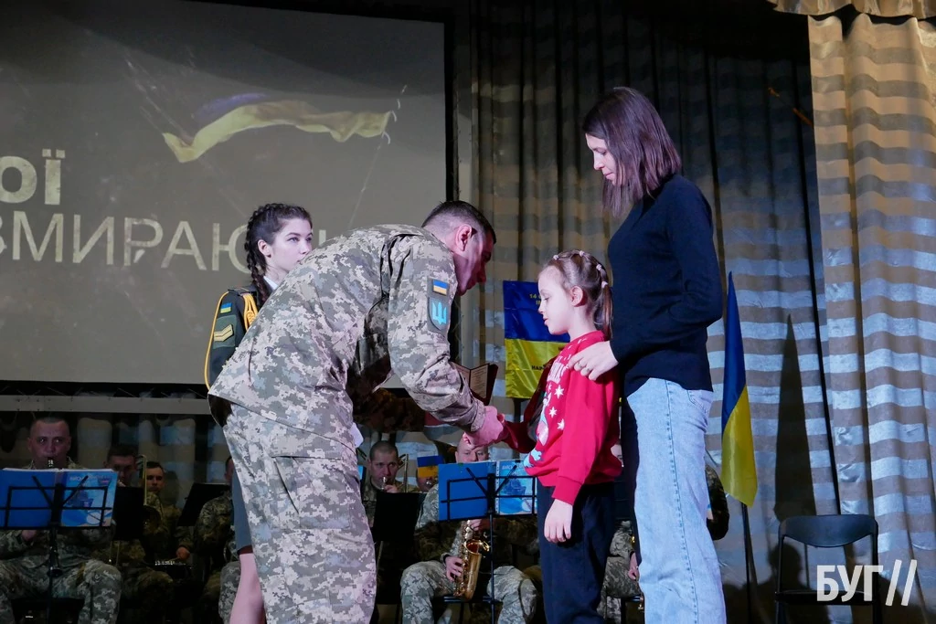 Навіки у строю: родинам полеглих Героїв 14 бригади з Володимирського району вручили посмертні відзнаки 34