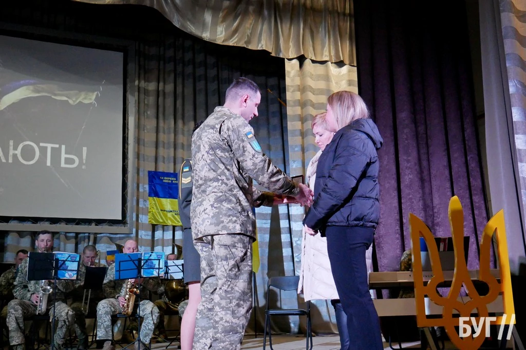 Навіки у строю: родинам полеглих Героїв 14 бригади з Володимирського району вручили посмертні відзнаки 35