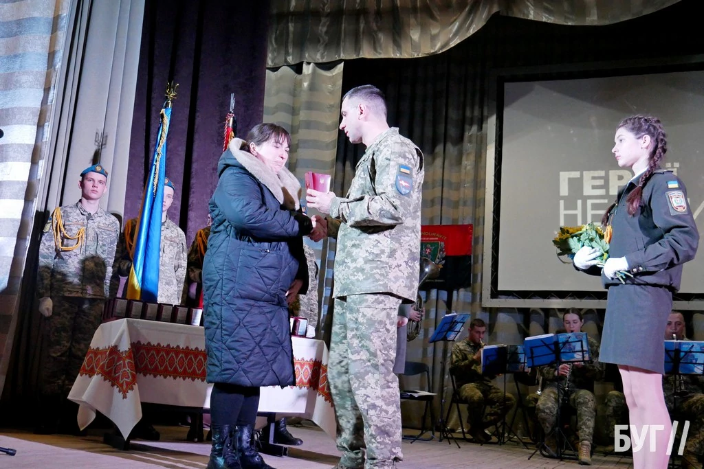 Навіки у строю: родинам полеглих Героїв 14 бригади з Володимирського району вручили посмертні відзнаки 39