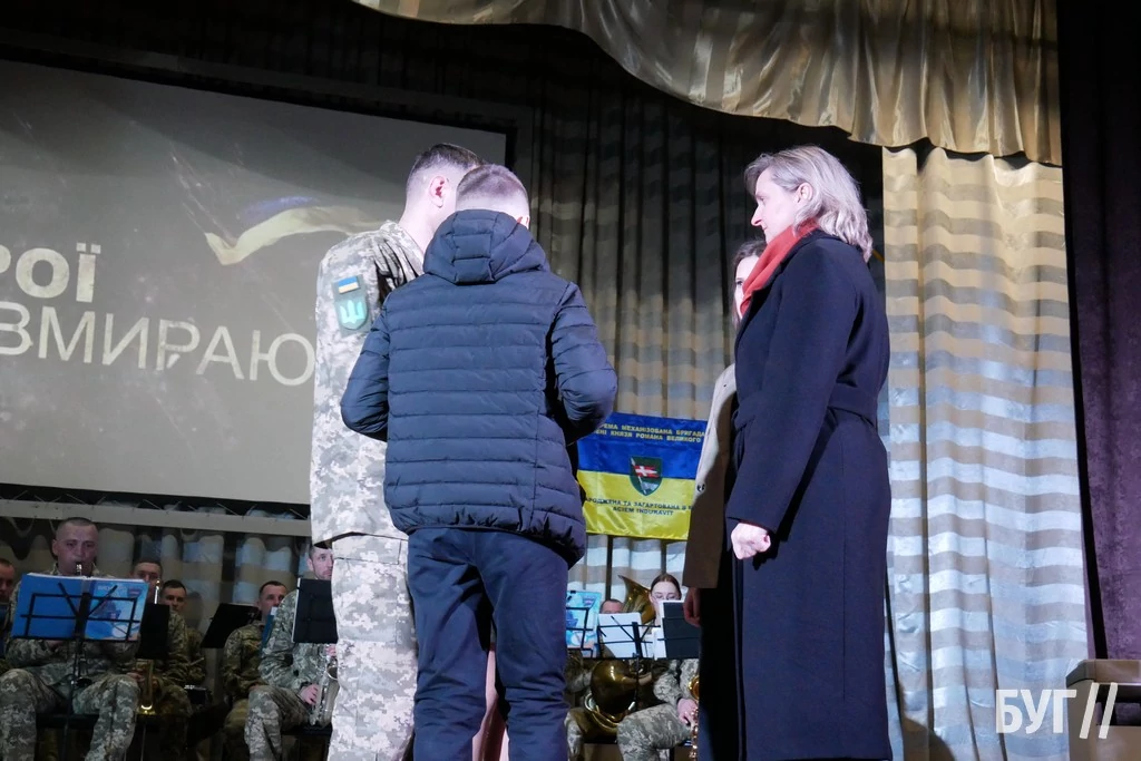 Навіки у строю: родинам полеглих Героїв 14 бригади з Володимирського району вручили посмертні відзнаки 47