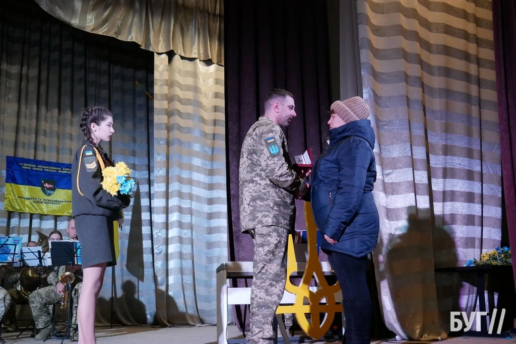 Навіки у строю: родинам полеглих Героїв 14 бригади з Володимирського району вручили посмертні відзнаки 48