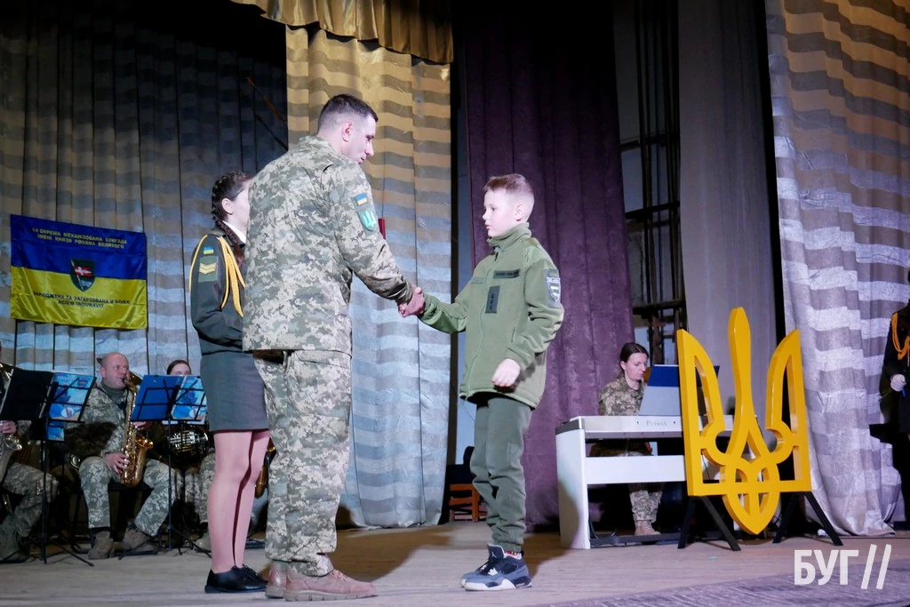 Навіки у строю: родинам полеглих Героїв 14 бригади з Володимирського району вручили посмертні відзнаки 56