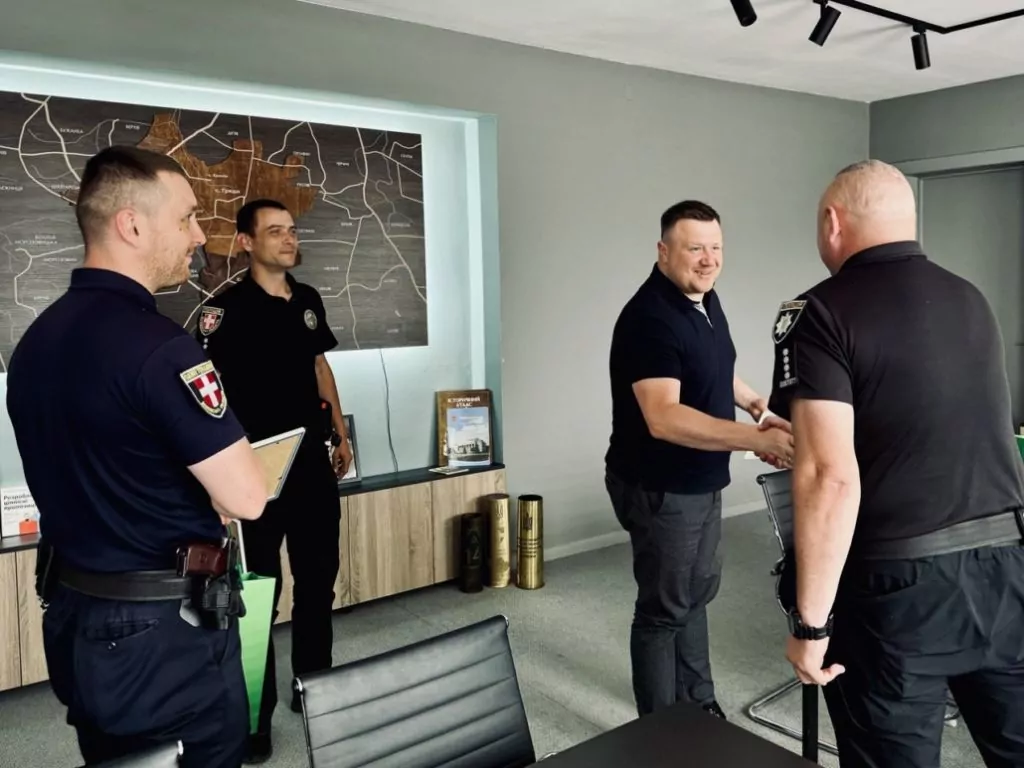 Поліцейських офіцерів Нововолинської громади привітали з професійним святом 3