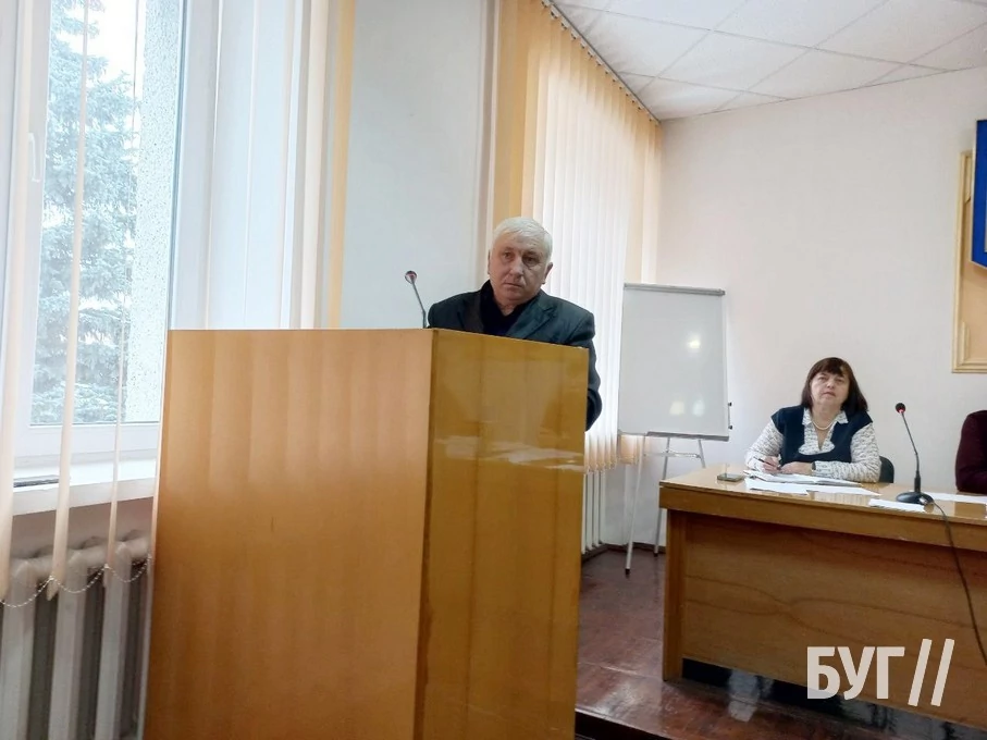 Попри фінансову «діру» в місцевому бюджеті, посадовці Іваничівської селищної ради отримують «за вірну службу» премії і надбавки 5