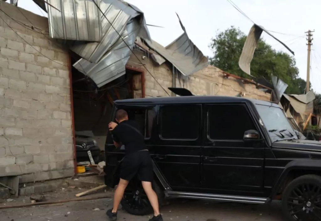 Росіяни атакували Дніпро ракетами: семеро поранених, серед них — діти 3