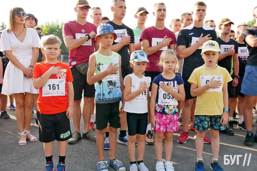 «Шаную воїнів, біжу за Героїв України»: у Володимирі пройшов патріотичний забіг 17