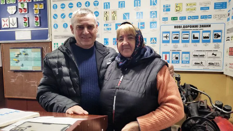 «Син купив машину. Його забрали на війну»: волинянка у 67 років отримала посвідчення водія 3