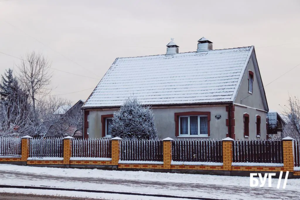 Місто буденне: у Володимирі випав сніг і тимчасово перетворив місто на «зимову казку» 20