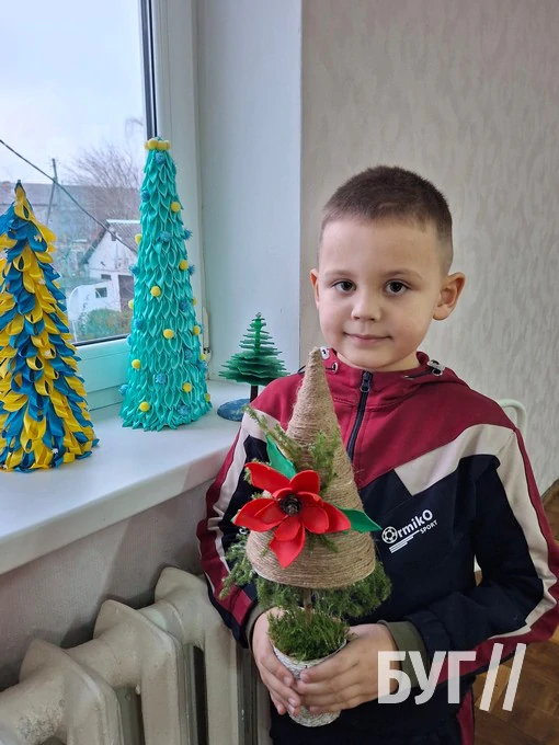 Оригінальні новорічні ялинки та подарункові коробки: в Іваничах два дні працювала майстерня Святого Миколая 25