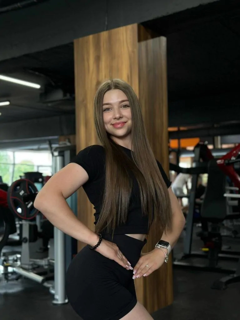 Красуня БУГу: студентка педколеджу та фітнес-тренерка з Володимира Анна Мешканюк 8