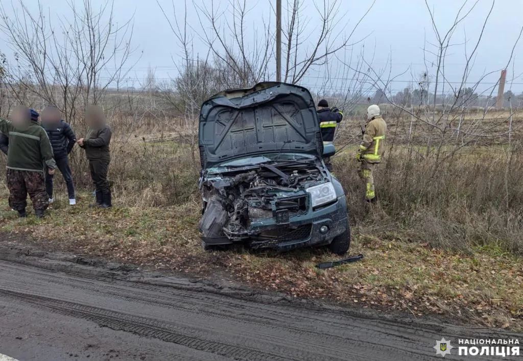 На дорозі «Устилуг-Луцьк-Рівне» – смертельна ДТП: водій Renault в'їхав у Suzuki волинянина 3