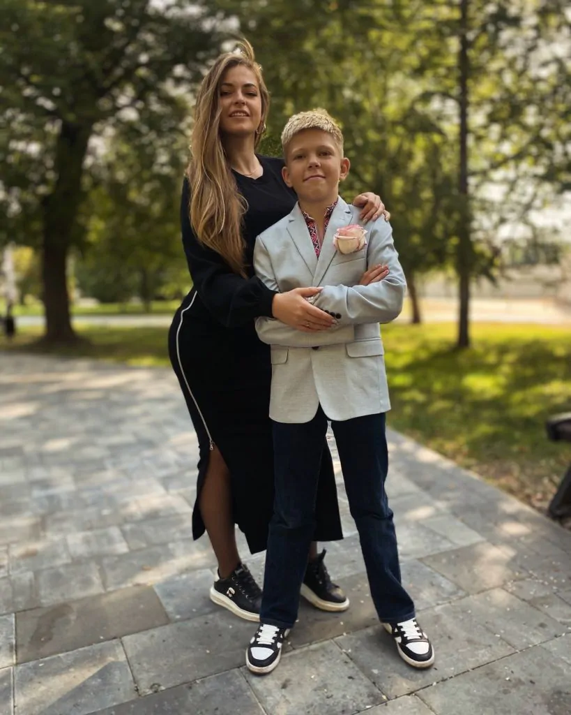 Красуня БУГу: художниця з Нововолинська Ольга Русинчук 13