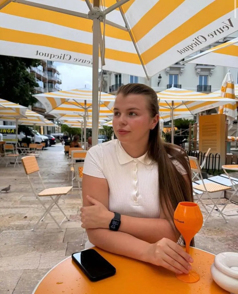 Красуня БУГу: кар'єристка Олена Брик родом з Володимирського району 13