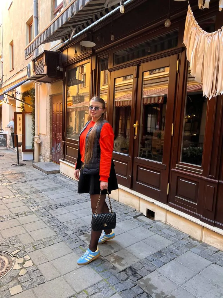 Красуня БУГу: кар'єристка Олена Брик родом з Володимирського району 5