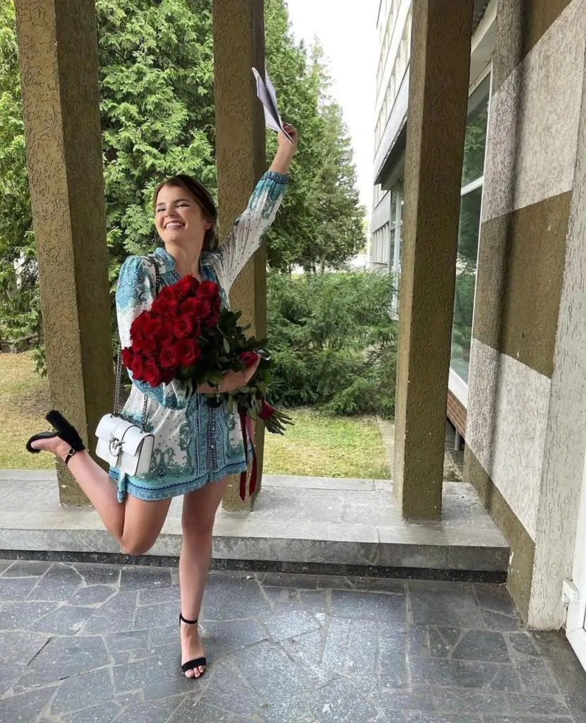 Красуня БУГу: кар'єристка Олена Брик родом з Володимирського району 15