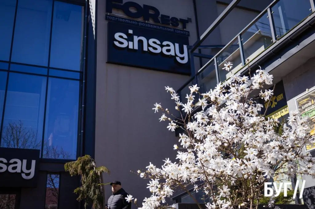 Місто буденне: квітневий Нововолинськ у сонячну пору 25