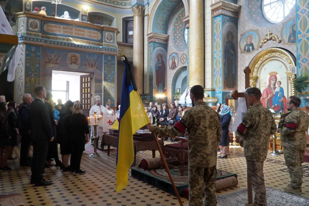 Володимирська громада провела в останню путь 21-річного Героя Любомира Картишева 9