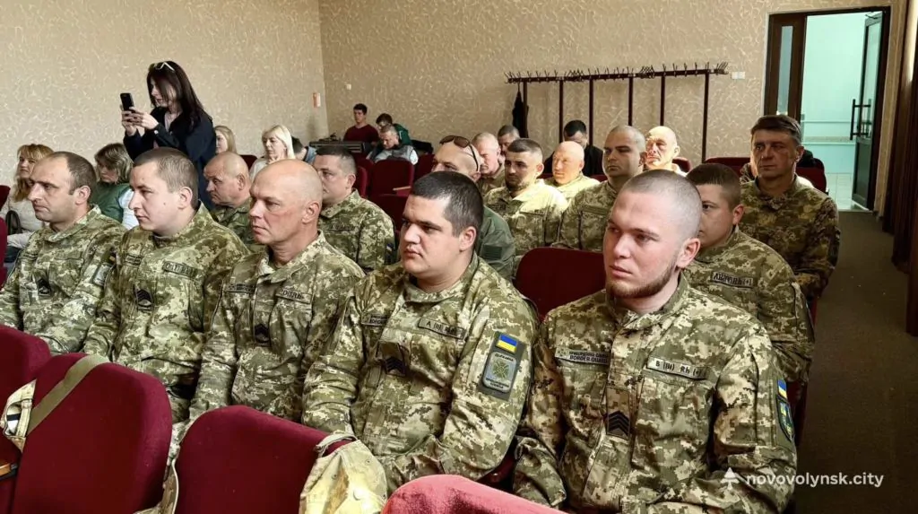 У Нововолинську прикордонників привітали з професійним святом 9