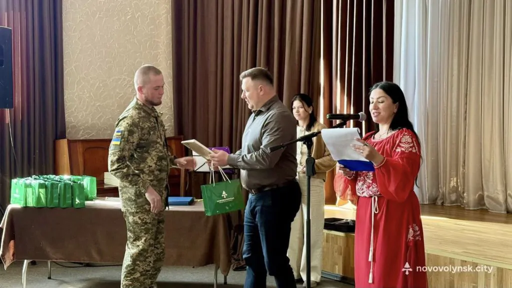 У Нововолинську прикордонників привітали з професійним святом 10