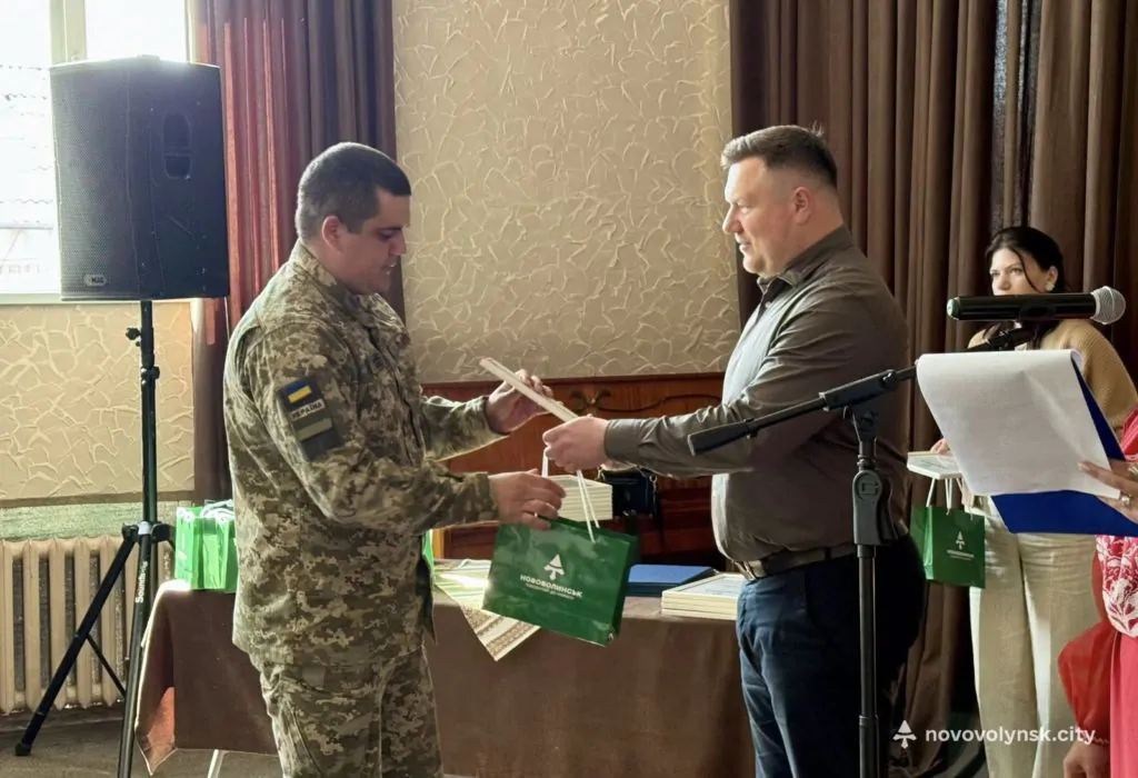 У Нововолинську прикордонників привітали з професійним святом 12