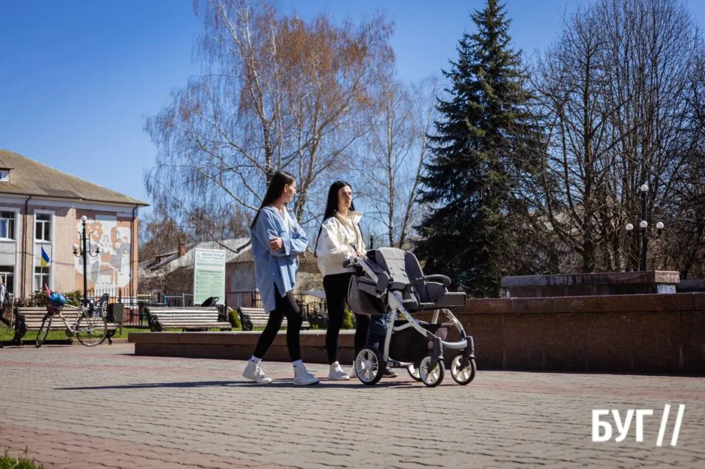Місто буденне: квітневий Нововолинськ у сонячну пору 9
