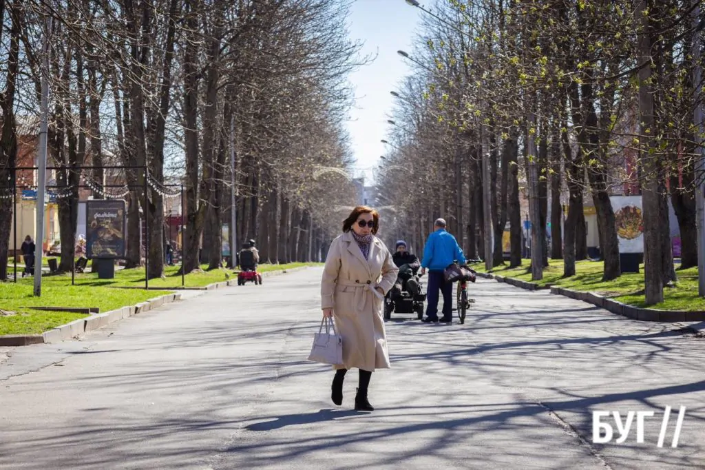 Місто буденне: квітневий Нововолинськ у сонячну пору 13