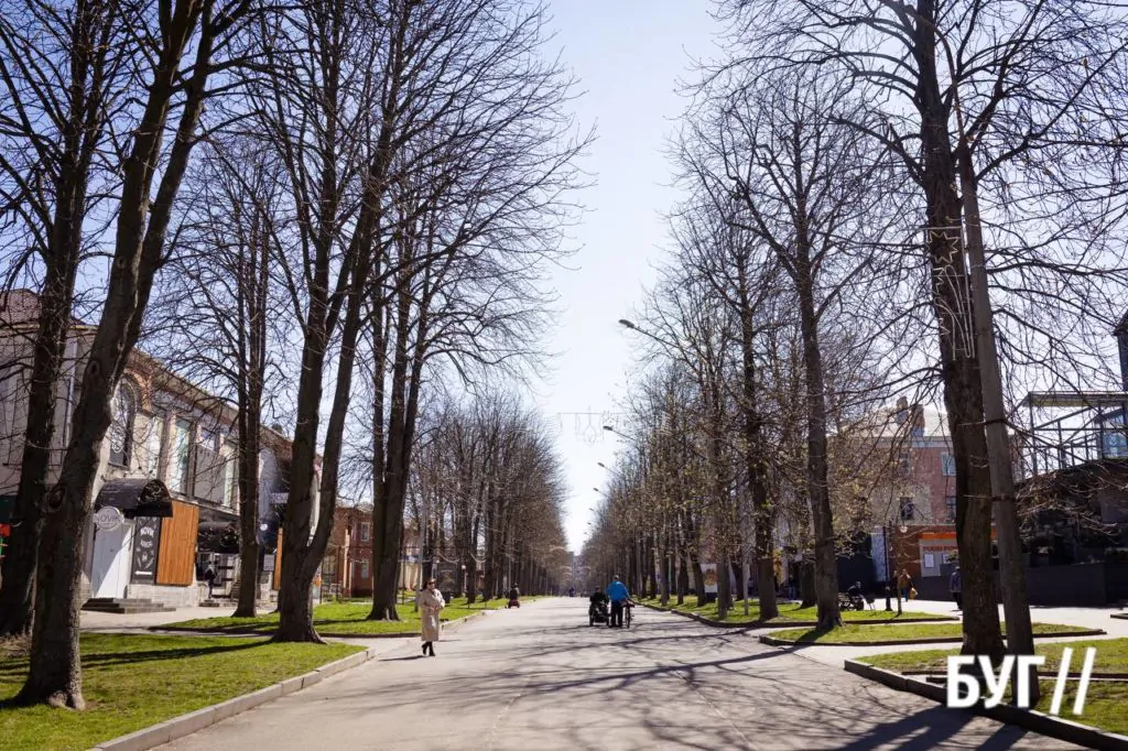 Місто буденне: квітневий Нововолинськ у сонячну пору 2