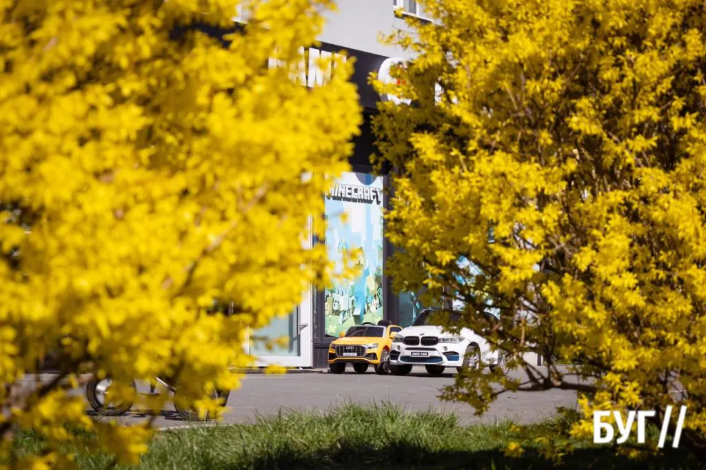 Місто буденне: квітневий Нововолинськ у сонячну пору 4