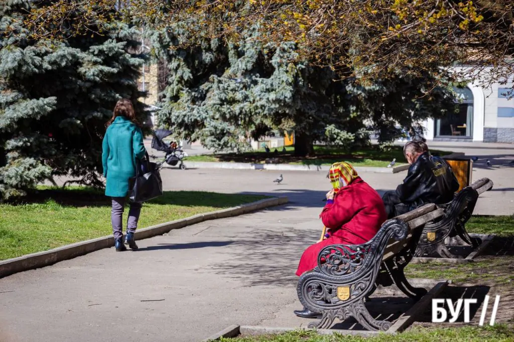 Місто буденне: квітневий Нововолинськ у сонячну пору 5
