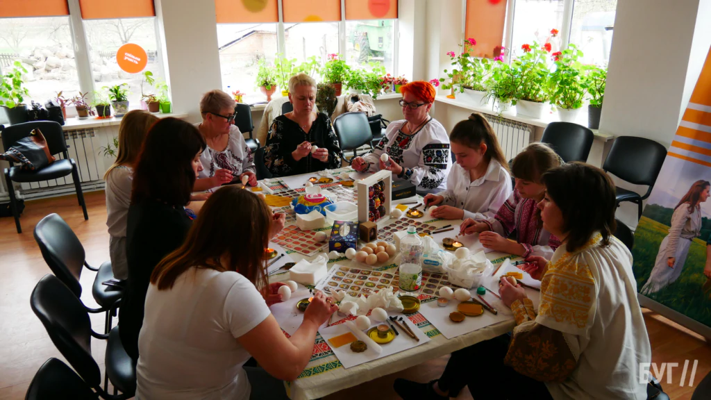 Тетяна Токарева із Володимира провела майстер-клас із писанкарства у Зимнівській громаді 11