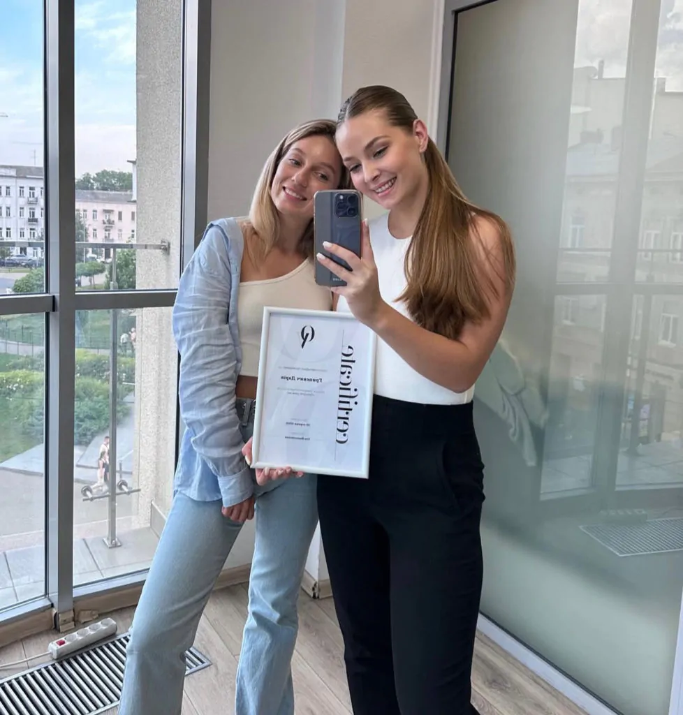 Красуня БУГу: візажистка, бровістка та майстриня зачісок Дарія Грицевич із Володимира 22