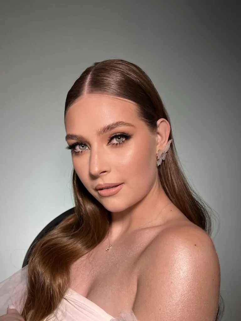 Красуня БУГу: візажистка, бровістка та майстриня зачісок Дарія Грицевич із Володимира 20