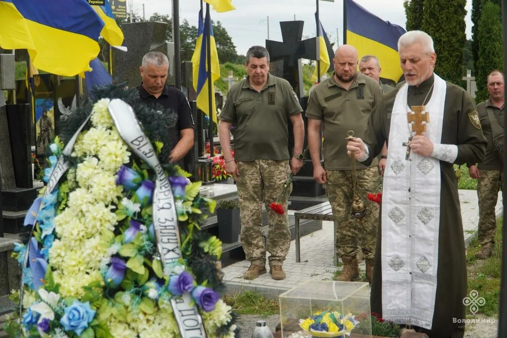 Рідним загиблого полковника Олександра Никитюка з Володимира вручили орден «За мужність» 8