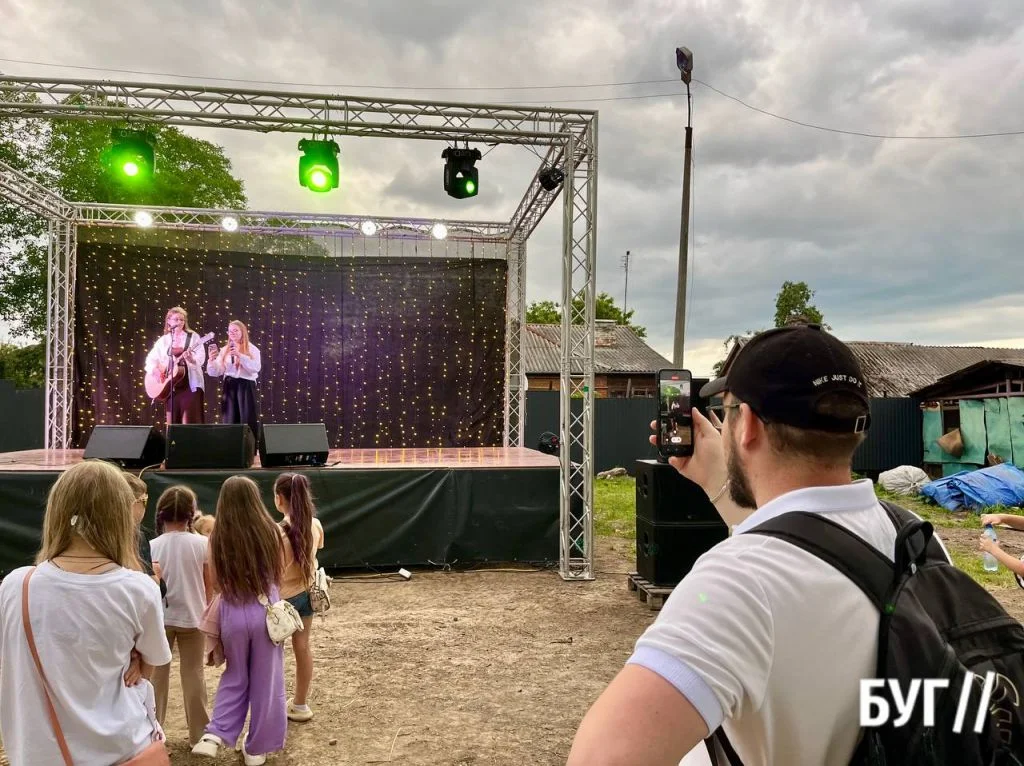 У містечку атракціонів в Нововолинську пройшов благодійний вечір музики 3