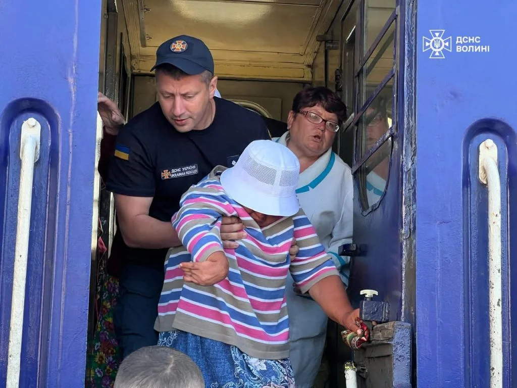 На Ковельщині зустріли евакуаційний потяг із Сумщини 2