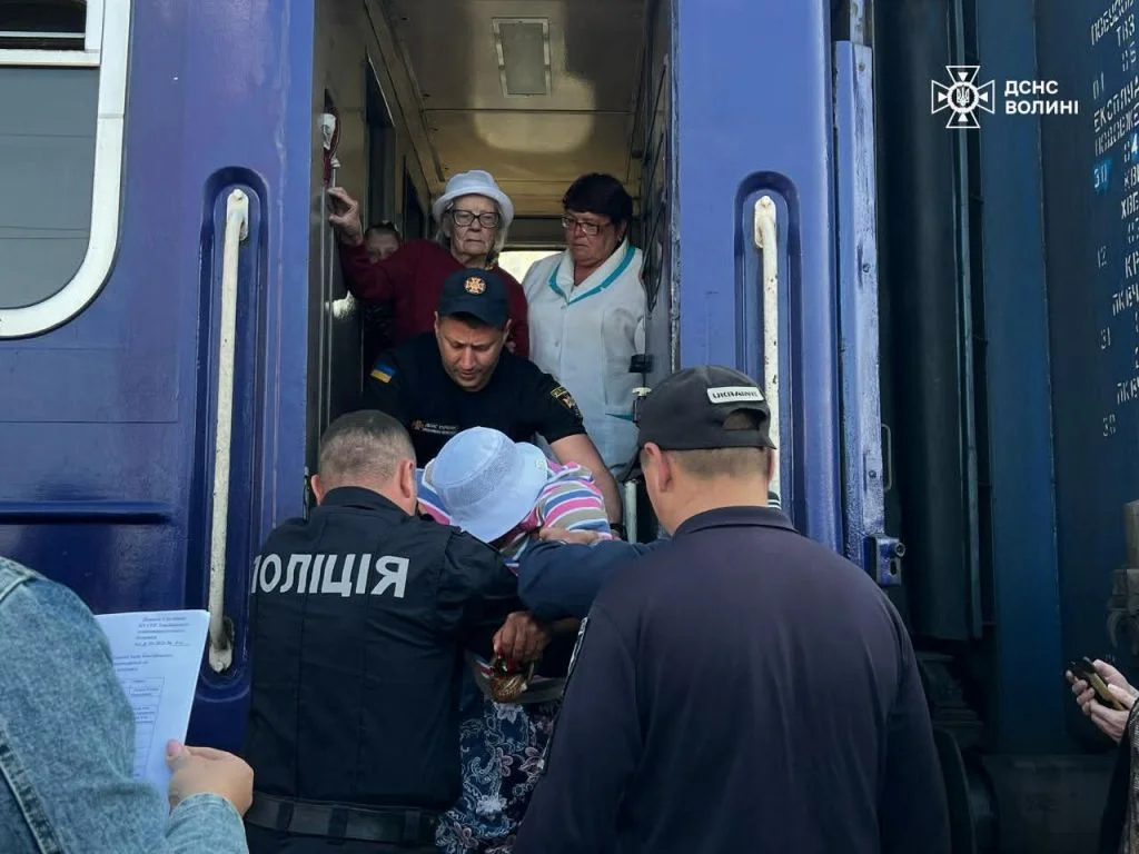 На Ковельщині зустріли евакуаційний потяг із Сумщини 4