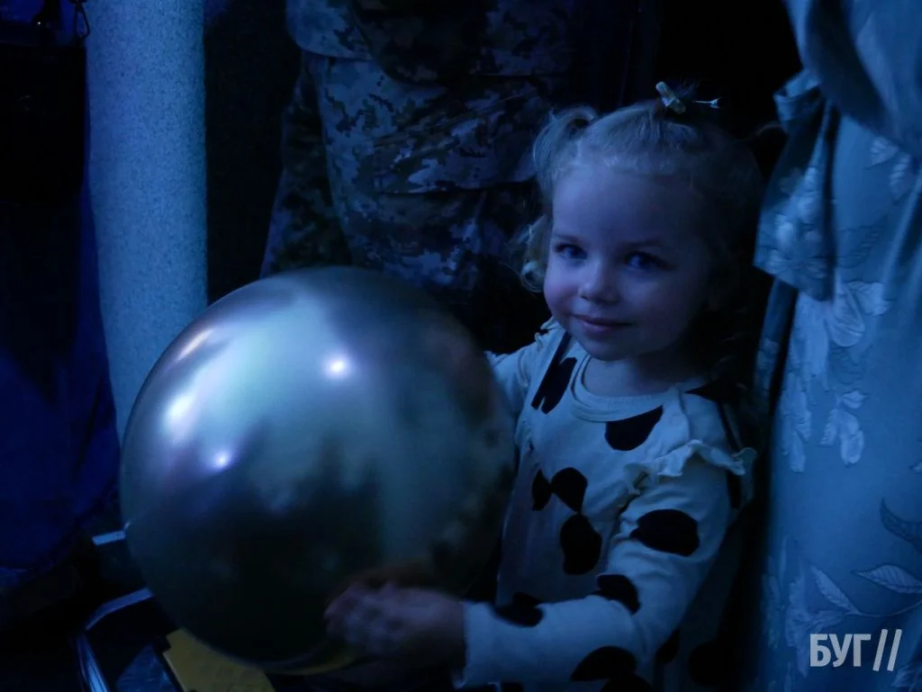 Фото дня: дівчинка, оченята якої говорять без слів 3